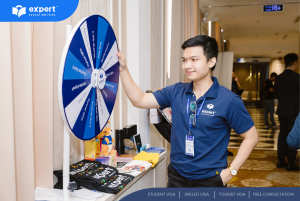 Vòng quay may mắn tại Hội thảo